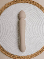 Cassia - Dobbeltsidig og curved Wand Vibrator