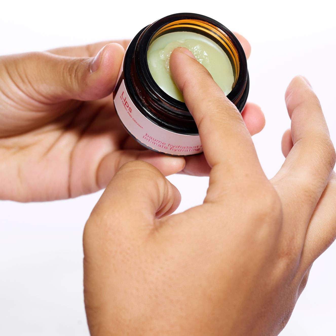 Ingredienser: søtmandelolje, jojobaolje, candelillavoks, kakaosmør, calendula, ricinusolje, vitamin E – naturlig vulvabalsam 30 ml