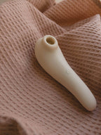 Jasmine - Elegant Clitoral Sucking Vibrator