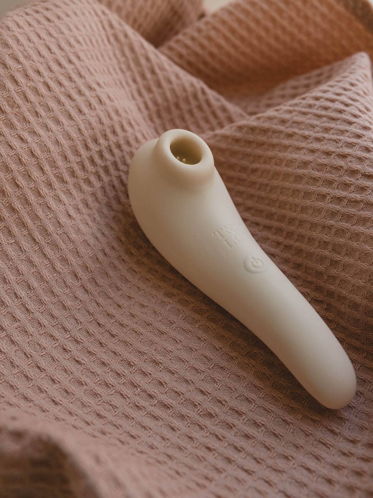 Jasmine - Elegant Clitoral Sucking Vibrator